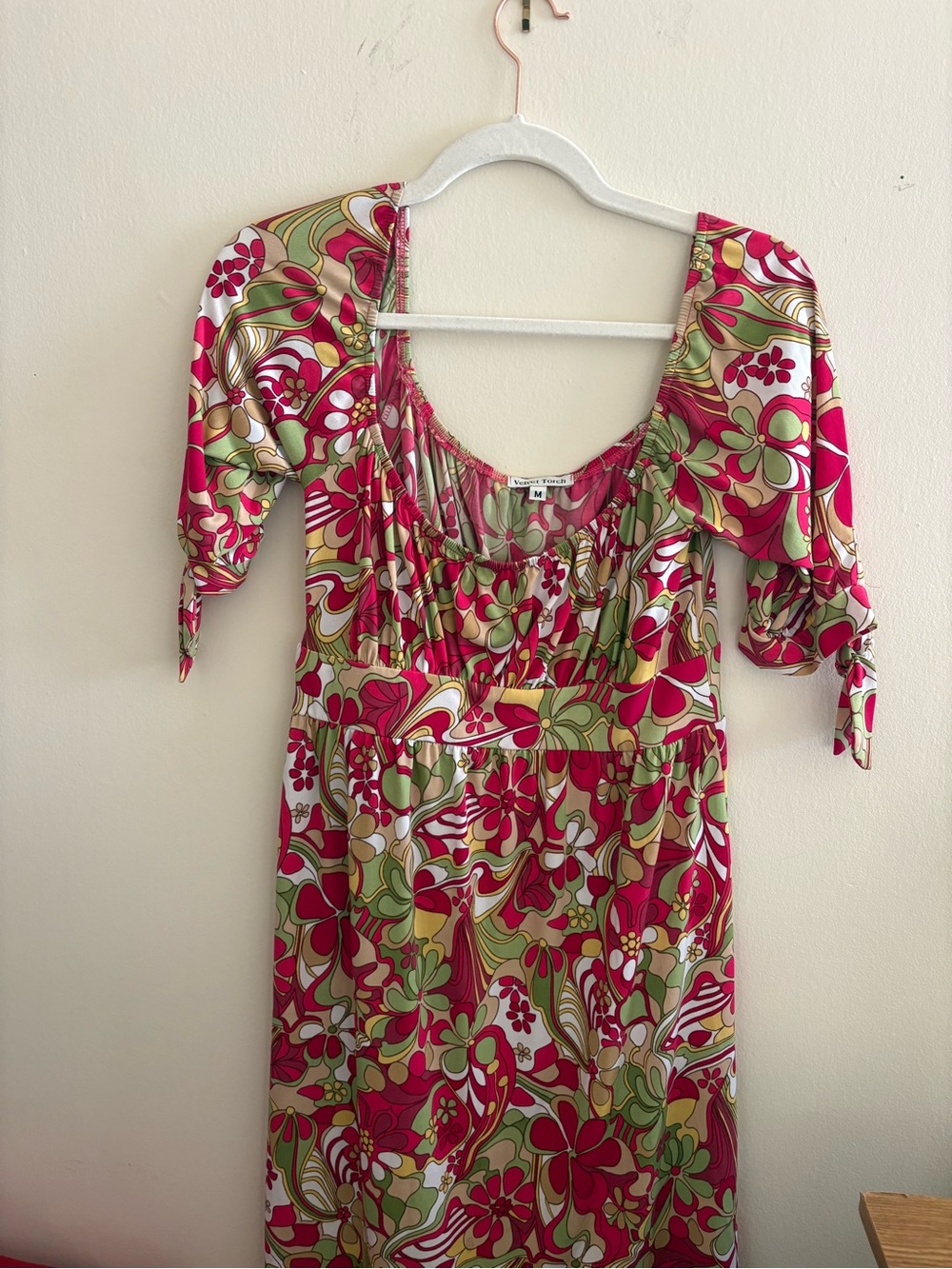 Floral Pink & Green Scoop-Neck Womenโs Dress ๐๐ฉท